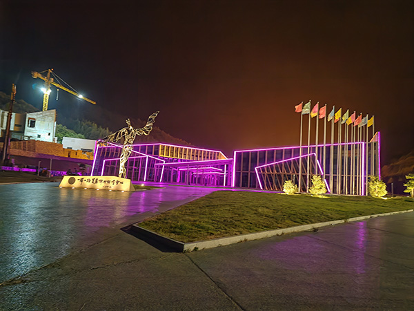 城市亮化是现代城市建设的重要组成部分，它不仅可以美化城市的夜景，还能提升城市的整体形象。随着科技的不断进步，城市亮化也得到了更多的关注和创新。本文将介绍一些关于城市亮化的创意和技术，帮助读者了解布尔津城市亮化的重要性以及如何进行布尔津城市亮化的规划和实施。