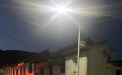 农村院子里最适合的布尔津太阳能路灯亮度与安装要点