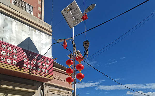 布尔津智慧路灯在城市物联网系统中的集成与运维
