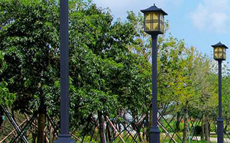 太阳能布尔津庭院灯价格为何差三倍？关键看这几点